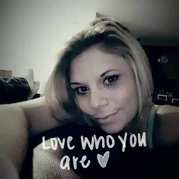 Meet your Posher, Laura - Picture 1 of 1